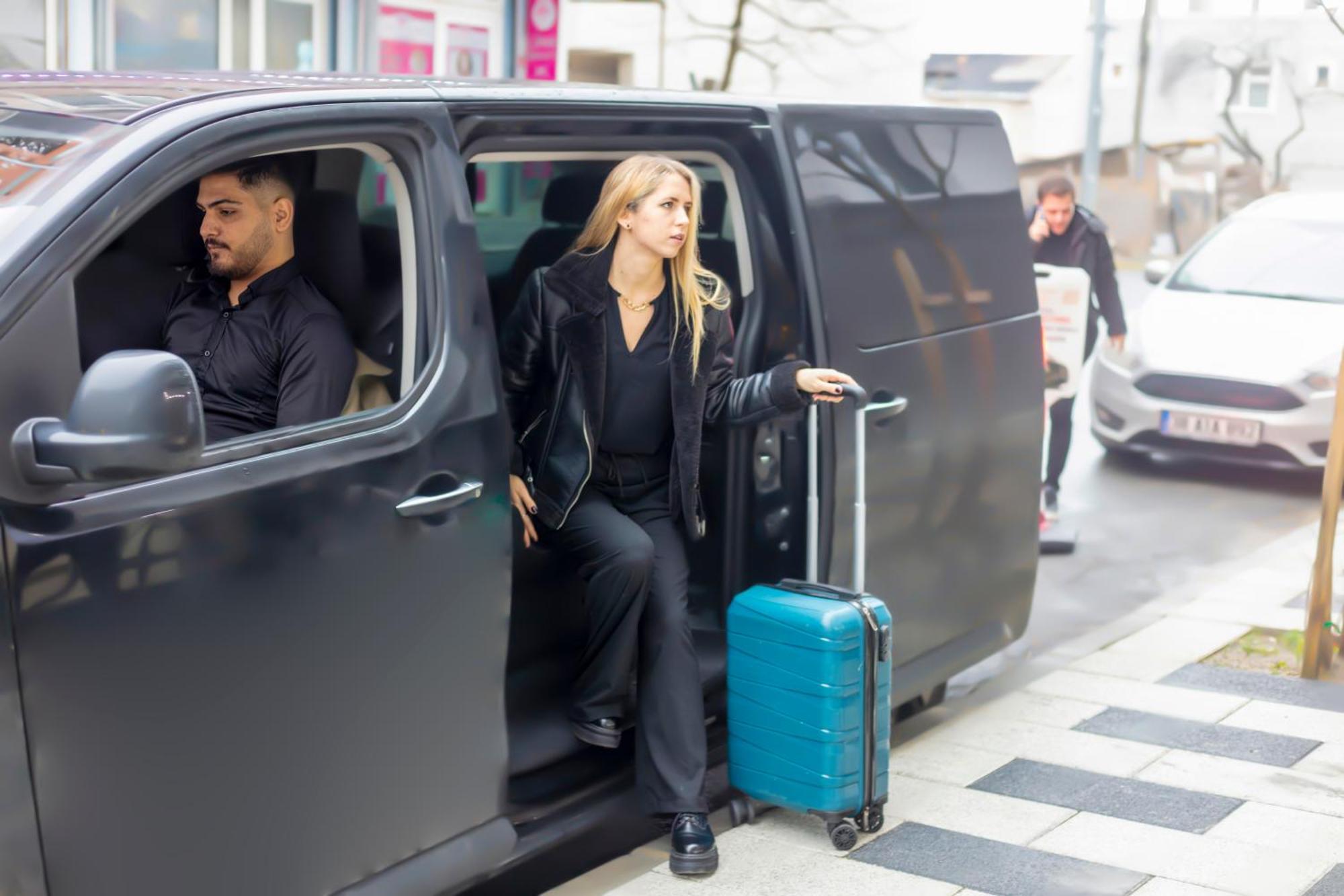 Dem Premium Hotel - Round Trip Airport Service - Istanbul International Airport Arnavutkoy Eksteriør bilde